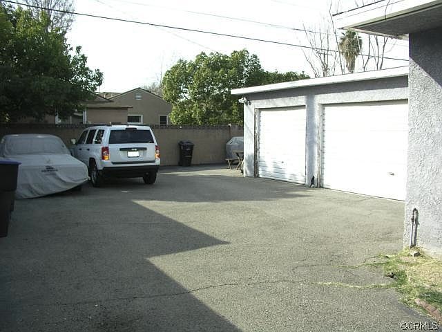 2nd image of 1329 N Kenwood St