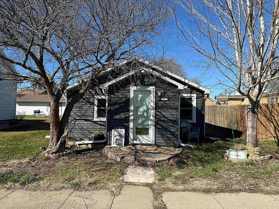 1st image of 305 E Lincoln Ave