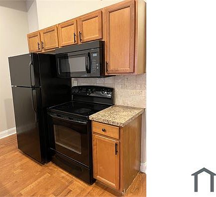 3rd image of 925 N 15th St #1