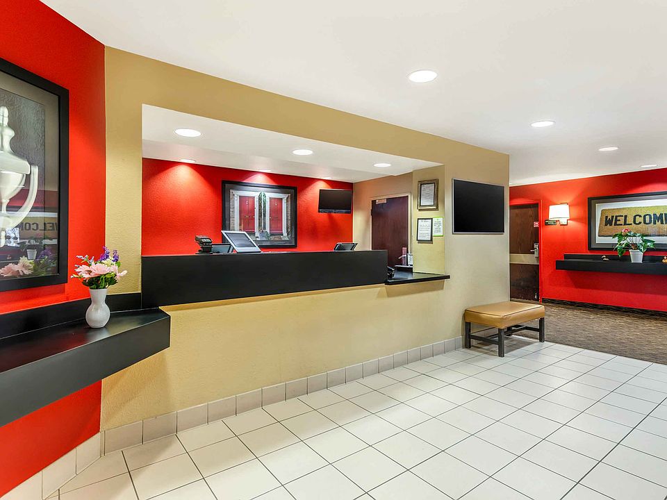 Lobby and Guest Check-in