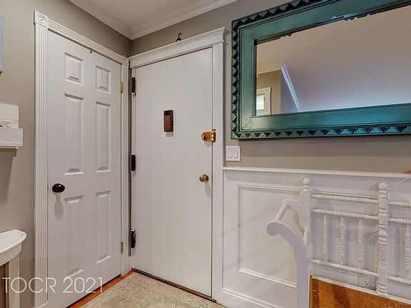 2nd image of 758 Sierra Vista Ln