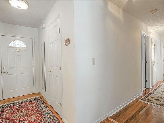 3rd image of 9325 Hare Dr