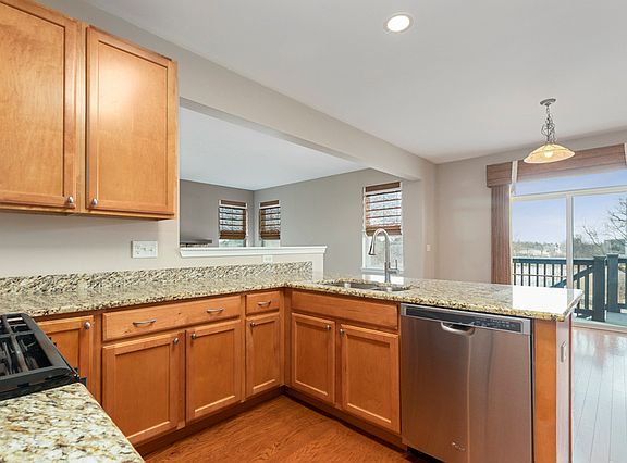 5th image of 2865 Liberty Lakes Blvd