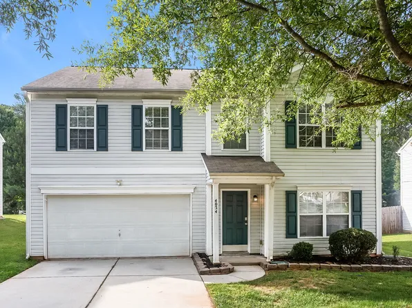4024 Larkhaven Village Dr, Charlotte, NC 28215