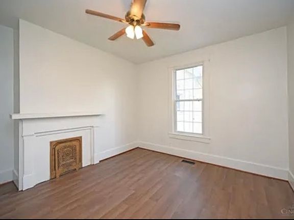 4th image of 142 E Walnut St Suite 1