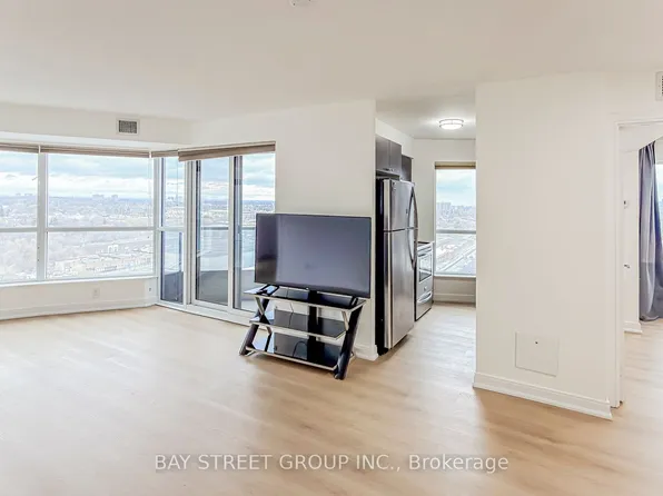 151 Village Green Sq #1508, Toronto, ON M1S 0K5