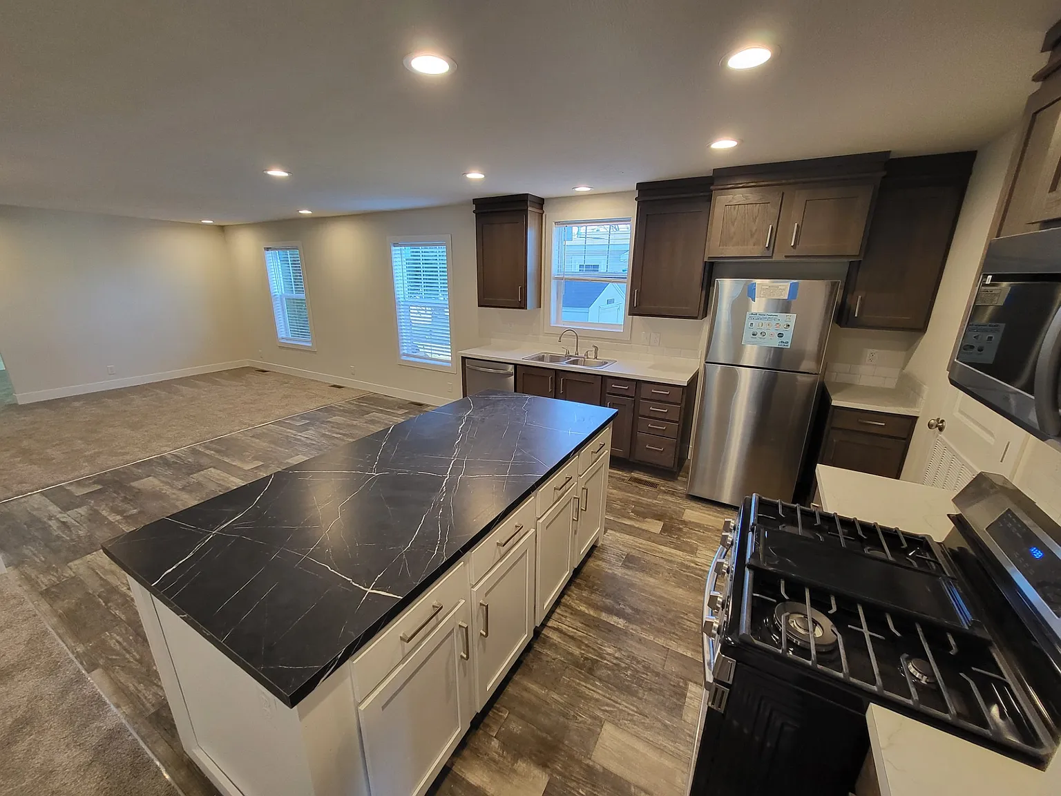 3 bed, 1568 sqft, $1,699 — Photo 2