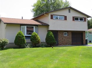 6176 Crestview Dr, North Syracuse, NY 13212