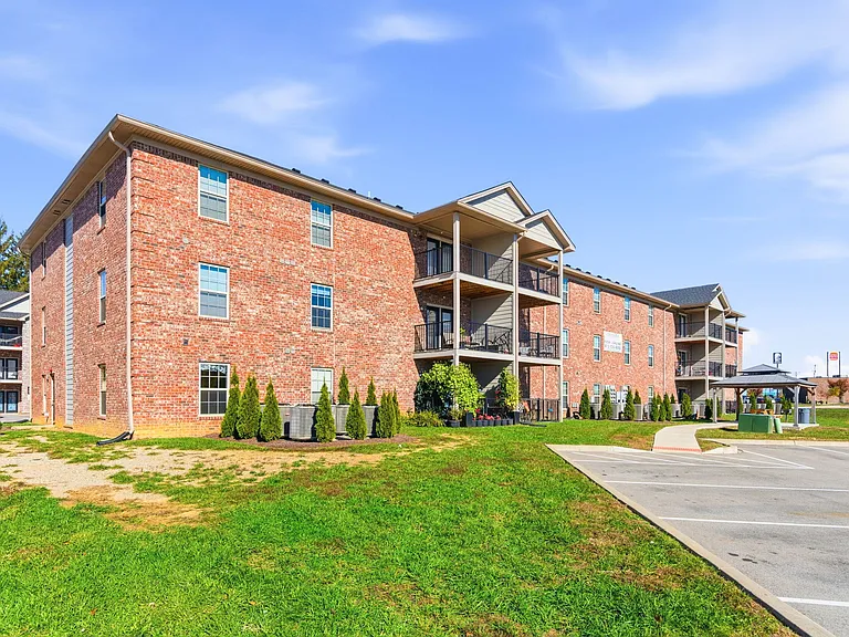 Greenbrier Apartments — Photo 113