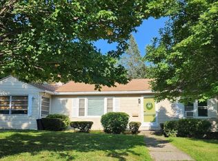 12 Mary Ann Dr, Worcester, MA 01606
