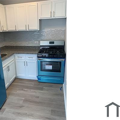 1st image of 4437 S Greenwood Ave #213