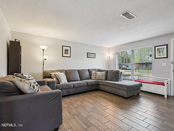 5th image of 1653 MARY BETH Drive