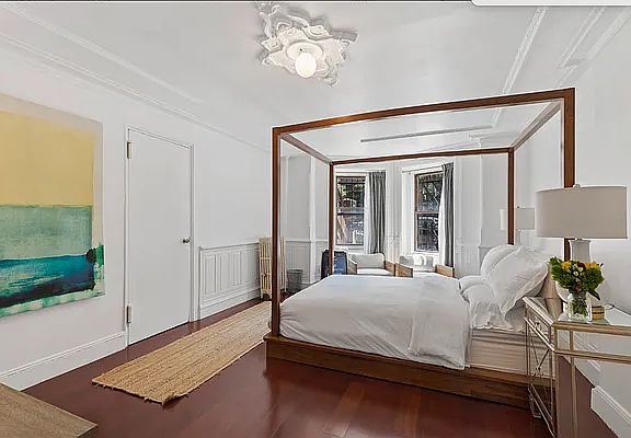 2nd image of 225 Hancock St Floor 1