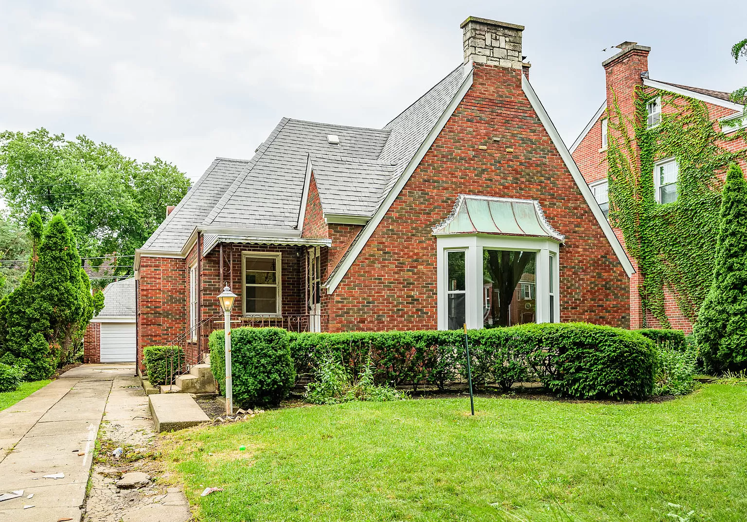 9265 S Oakley Ave, Chicago, IL 60643 | Zillow