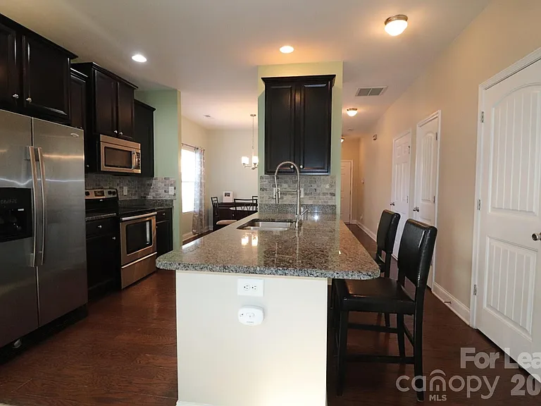 2090 Shady Pond Dr — Photo 6