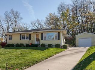 999 Longview Dr, Marion, IA 52302