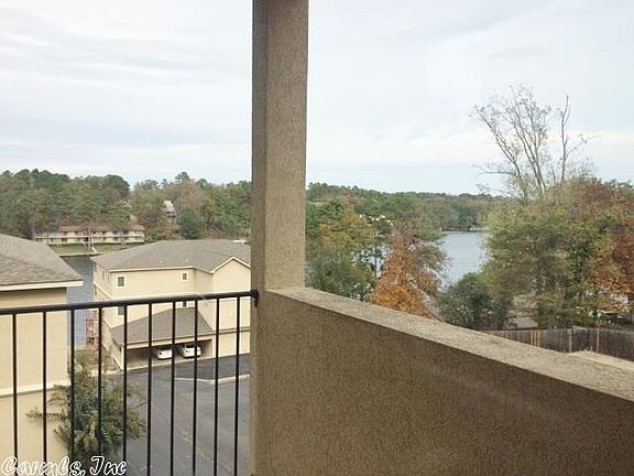 2nd image of 225 Lookout Pt APT A4