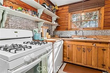 301 E Barker Blvd — Photo 7