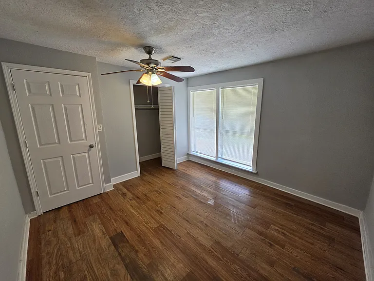 7706 Thurow St — Photo 10