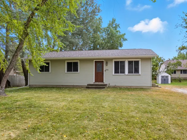 686 Northgate Dr, Winsted, MN 55395