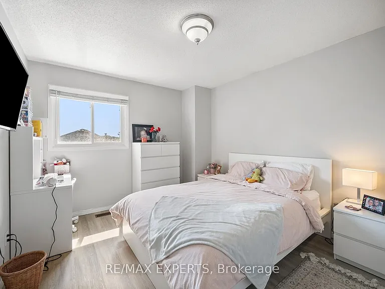 11 Penton Dr — Photo 16