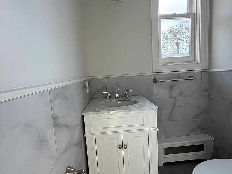 Sherwood Ave — Photo 34