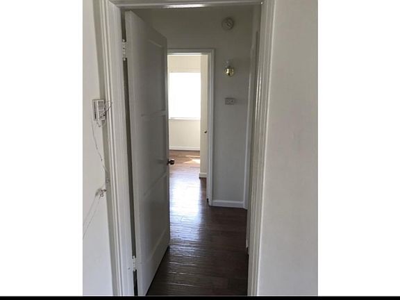 3rd image of 9134 S Manhattan Pl #9134