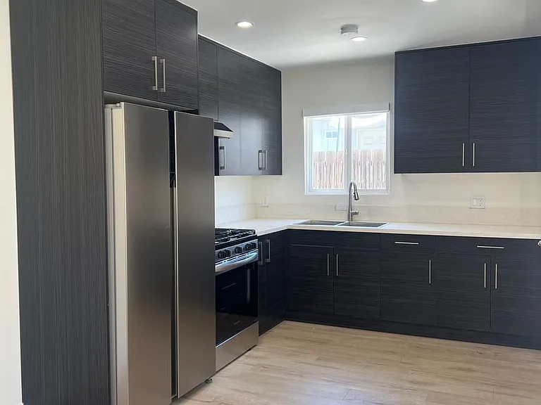 14201 Calvert St. — Photo 4