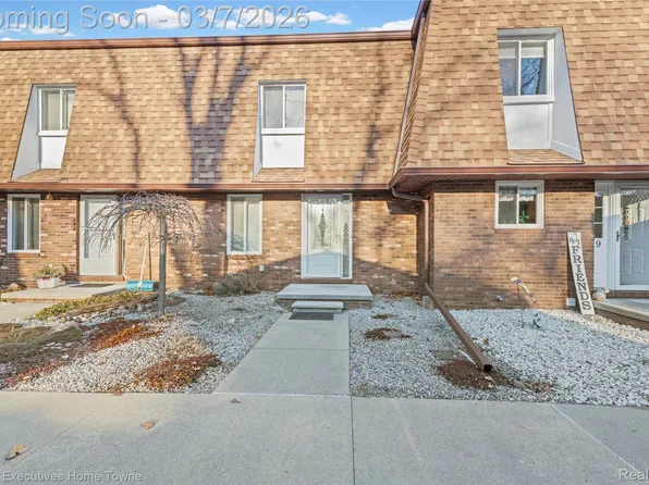 2636 Keewahdin Rd APT 10, Fort Gratiot, MI 48059