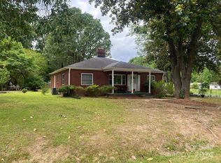 1043 McLain Rd, Kannapolis, NC 28083
