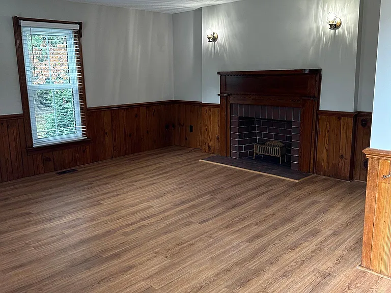 1260 Andrews Rd — Photo 2
