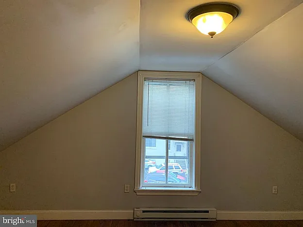 117 Locust St — Photo 5