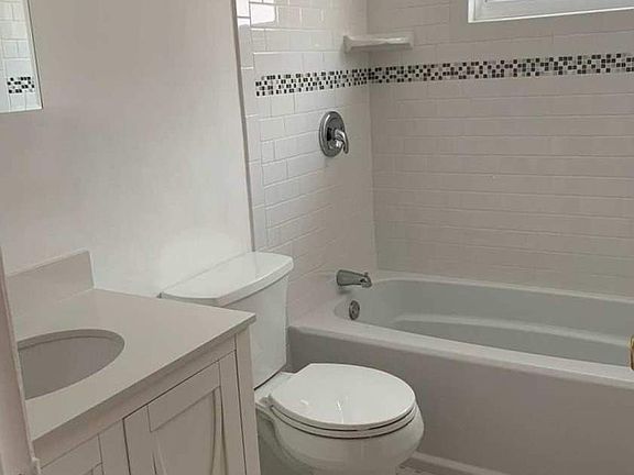 5th image of 209-39 41st Ave #3