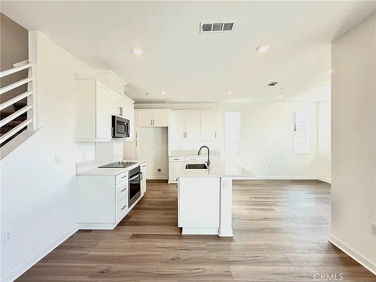 4553 S Patterson Paseo — Photo 3