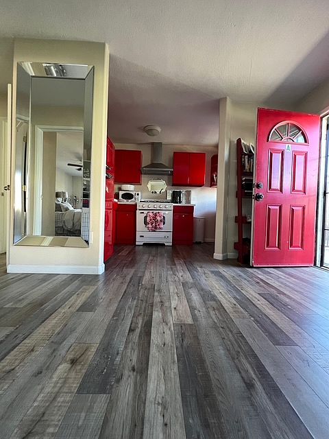 1st image of 1006 S Broadway #A