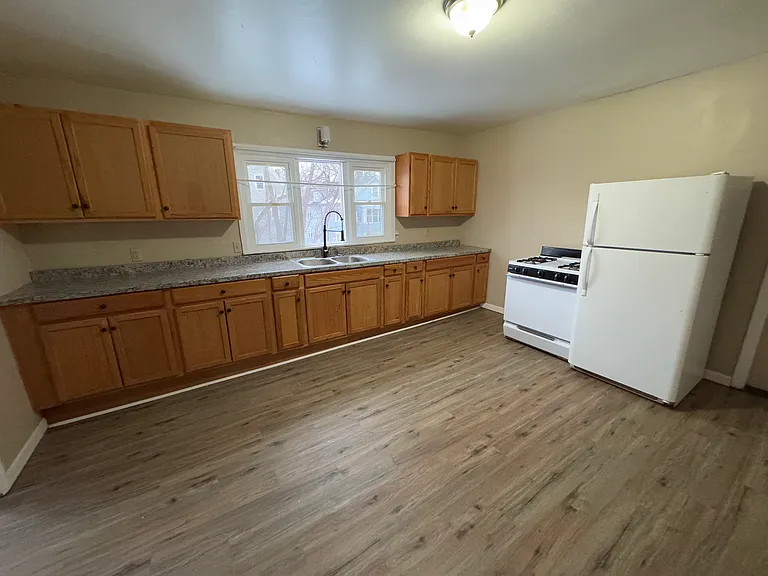 154 Liberty St #2 — Photo 4