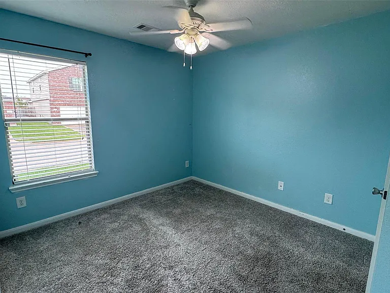 18703 Brown Redbud Ct — Photo 10