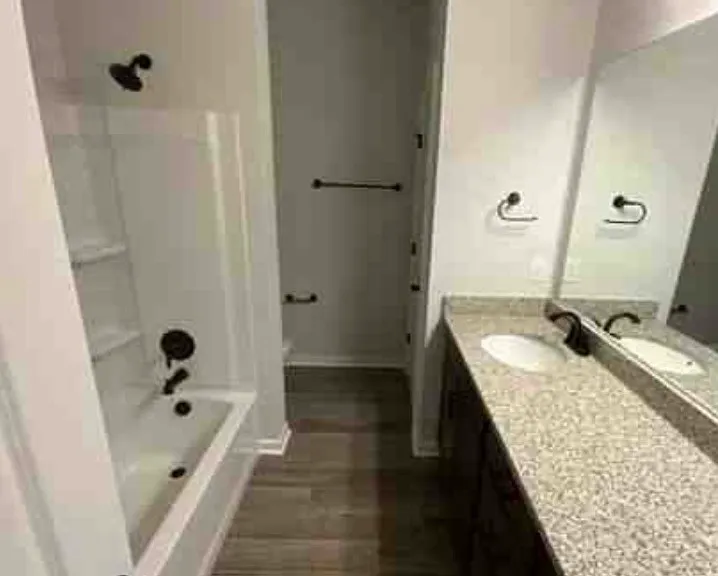 190 Berkshire Pl — Photo 8