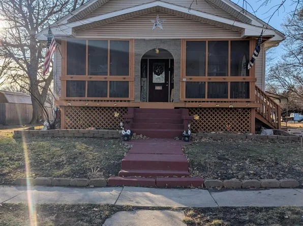 213 N Porter St, Slater, MO 65349