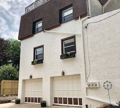 2nd image of 102 Catharine St #1C