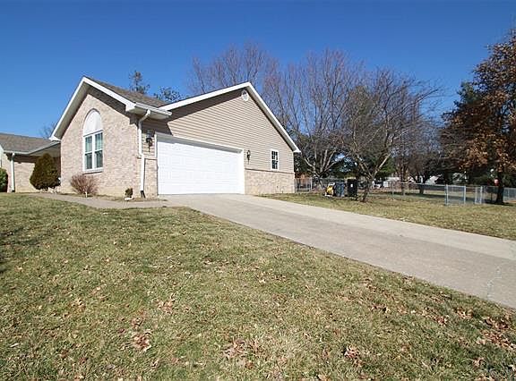 3rd image of 600 Brook Stone Ct
