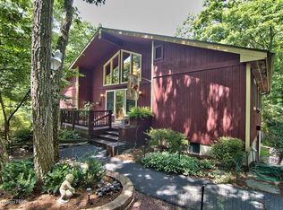 137 Fern Dr, Canadensis, PA 18325