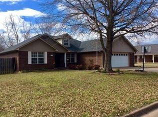 203 Cherokee Ln, Clarksville, AR 72830