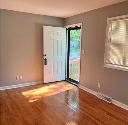 3rd image of 11820 Criterion Ave