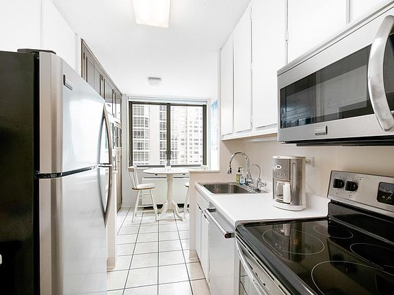 5th image of 300 E 54th St APT 19K