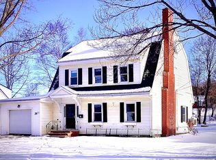 29 Barton St, Presque Isle, ME 04769