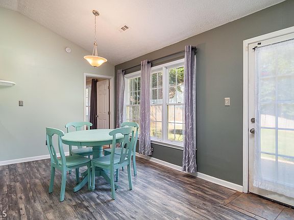 5th image of 90 Rosebud Ln