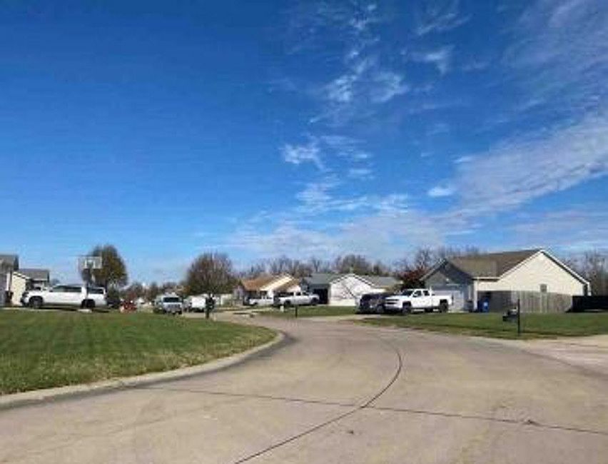 Exterior Neighborhood (street photo)