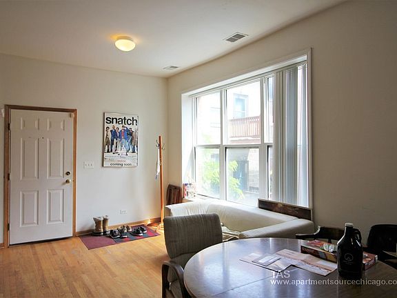 4th image of 1446 N Leavitt St APT 2R