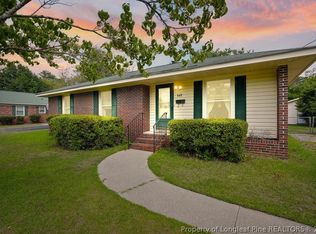 545 Waterbury Dr, Fayetteville, NC 28311
